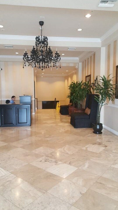 Bedford Parc in Los Angeles, CA - Building Photo