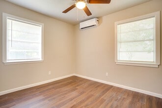104 W Reno Rd, Unit 104 W Reno in Azle, TX - Building Photo - Building Photo