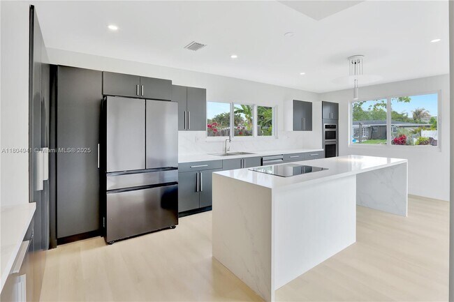 1720 SW 23rd Ave in Fort Lauderdale, FL - Building Photo - Building Photo