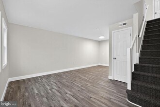 5706 Mitchell Rd in Levittown, PA - Building Photo - Building Photo