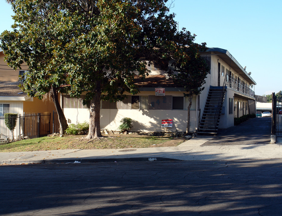 842 Victor Ave in Inglewood, CA - Foto de edificio