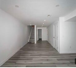 956 W Lakeview Dr in Chestermere, AB - Building Photo - Building Photo