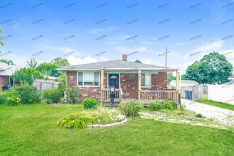 705 Woodstock Rd in Akron, OH - Building Photo - Building Photo