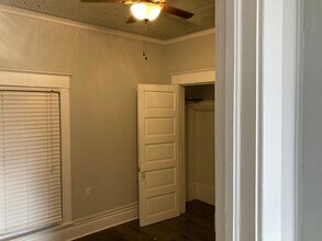 725 Michigan St NE, Unit #2 in Grand Rapids, MI - Foto de edificio - Building Photo