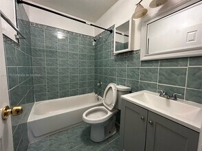 2401 NW 15th St in Fort Lauderdale, FL - Building Photo - Building Photo