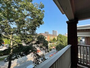 2531 Cherry St, Unit 4 in Kansas City, MO - Foto de edificio - Building Photo