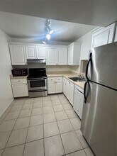 711 N Pine Island Rd, Unit 319 in Plantation, FL - Building Photo - Building Photo