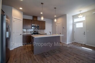 5716 NE 58th Way in Vancouver, WA - Building Photo - Building Photo