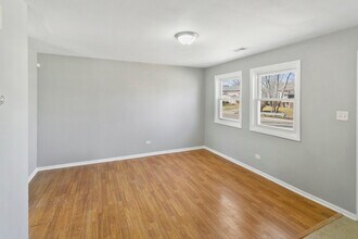 594 Andover St in Chicago Heights, IL - Building Photo - Building Photo