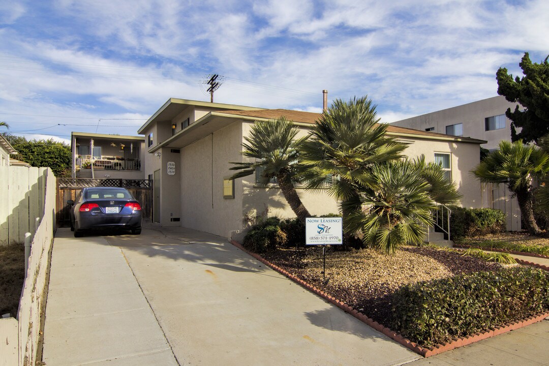 1510 Chalcedony St in San Diego, CA - Foto de edificio