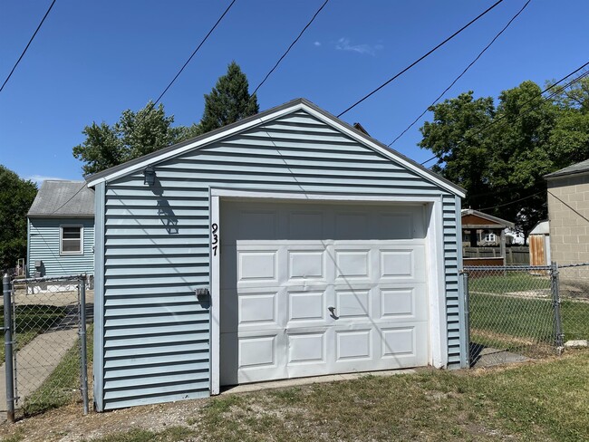 937 16th Ave SW in Cedar Rapids, IA - Building Photo - Building Photo