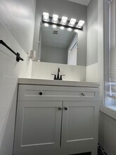 26 Yale Ave, Unit 2R in Jersey City, NJ - Building Photo - Building Photo