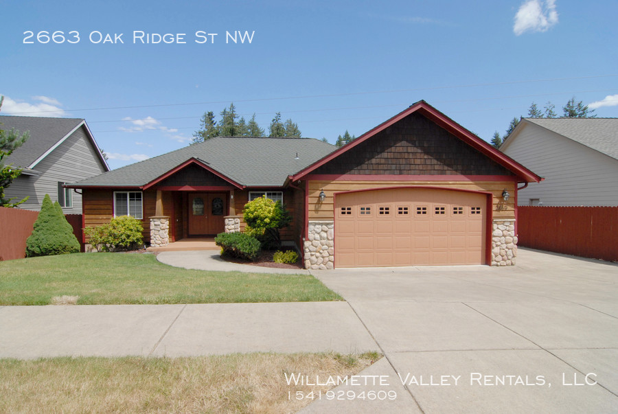 2663 Oak Ridge St NW in Albany, OR - Building Photo