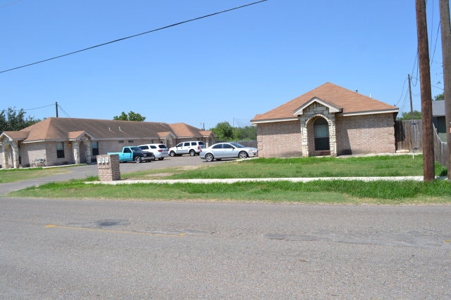 205 S Glasscock Rd in Alton, TX - Building Photo