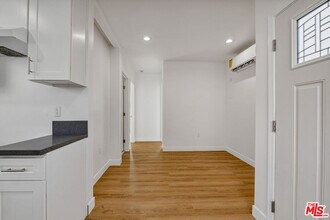 220 E Vernon Ave in Los Angeles, CA - Building Photo - Building Photo