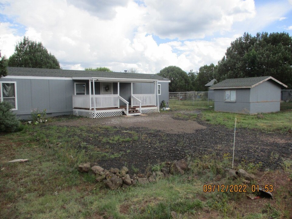 4027 White Mountain Rd in Lakeside, AZ - Building Photo