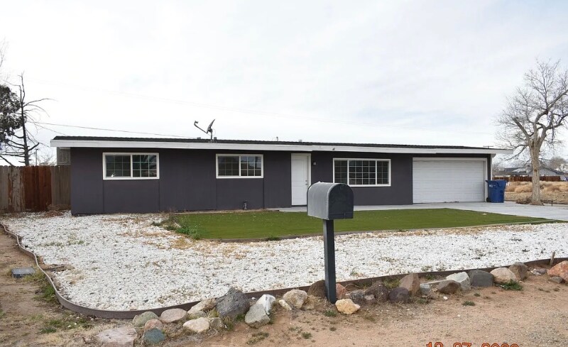 20625 91st St in California City, CA - Building Photo