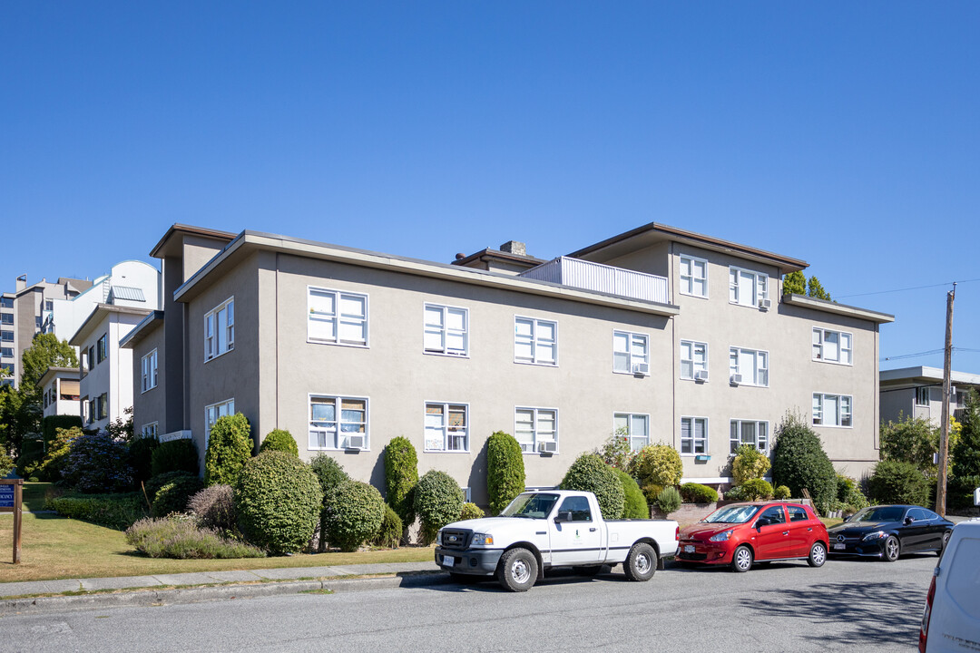 Clovelly Apartments in Vancouver, BC - Building Photo