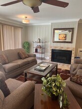 Crescent Manor in Sunnyvale, CA - Foto de edificio - Building Photo