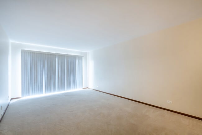6400 W Berteau Ave in Chicago, IL - Building Photo - Building Photo