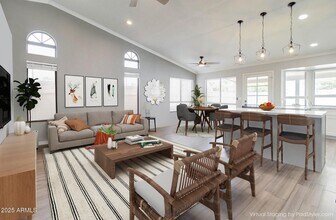 372 W Larona Ln in Tempe, AZ - Building Photo - Building Photo