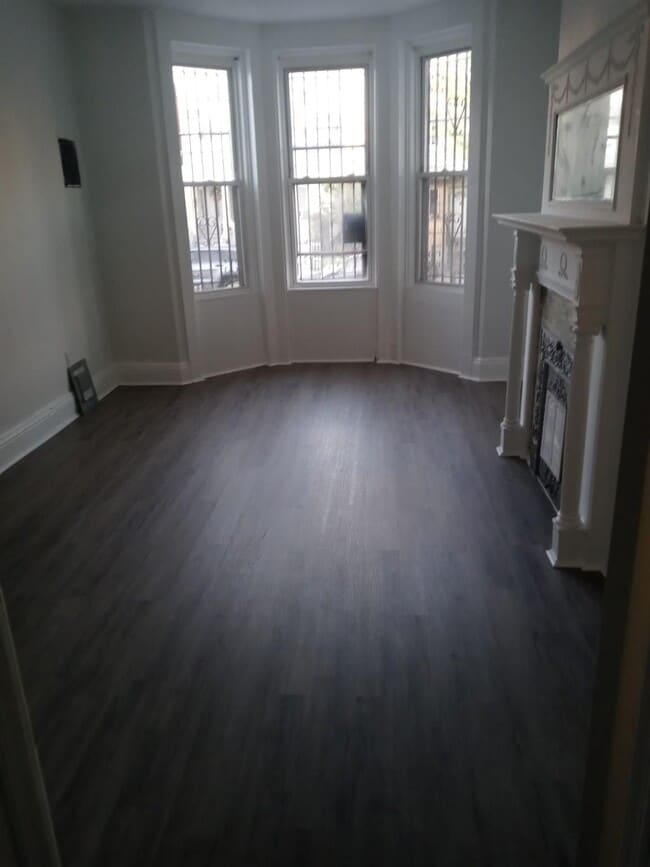 206 Elton St in Brooklyn, NY - Building Photo - Building Photo