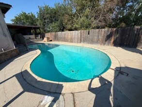 5430 Mary Lane Dr in San Diego, CA - Building Photo - Building Photo