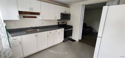 127 W Schuyler in Oswego, NY - Building Photo - Building Photo