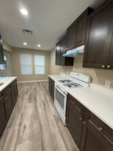 410 Parkhill Cove in Round Rock, TX - Foto de edificio - Building Photo