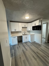 308 Summit Ave N in Kent, WA - Foto de edificio - Building Photo