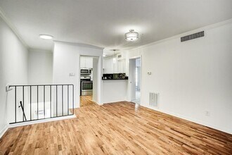 3400 Timmons Ln in Houston, TX - Building Photo - Building Photo