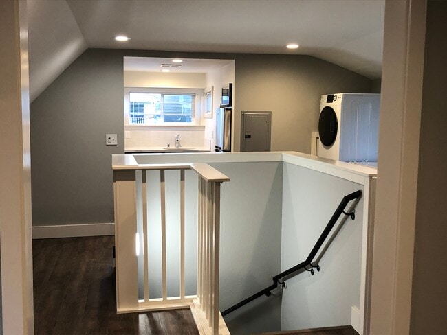411 N L St, Unit Apt 2 in Tacoma, WA - Foto de edificio - Building Photo