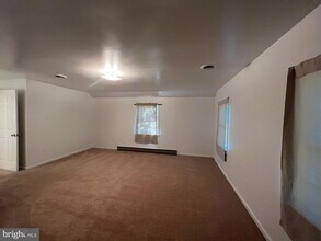 7606 Woodyard Rd in Clinton, MD - Foto de edificio - Building Photo