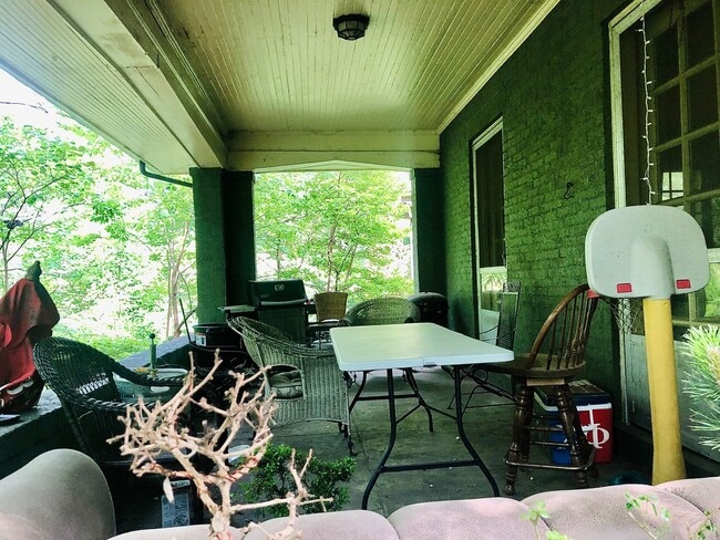 2034 Iuka Ave in Columbus, OH - Building Photo - Building Photo