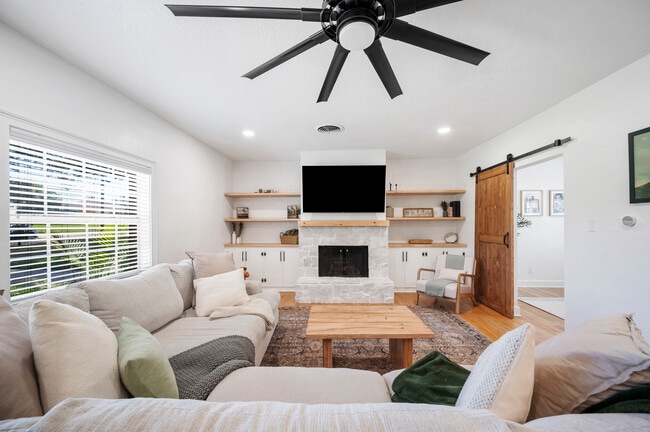 property at 916 Woodward St