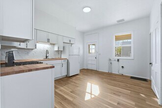 446 E Suttenfield St in Fort Wayne, IN - Building Photo - Building Photo