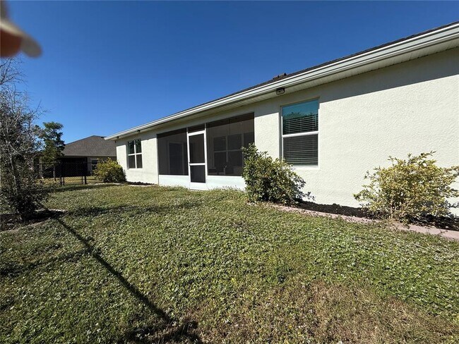 25181 Doredo Dr in Punta Gorda, FL - Building Photo - Building Photo