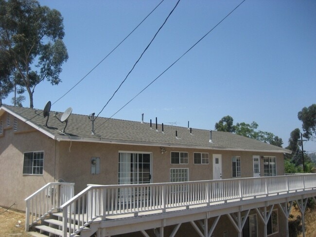 5115 Reservoir Dr in San Diego, CA - Building Photo - Building Photo