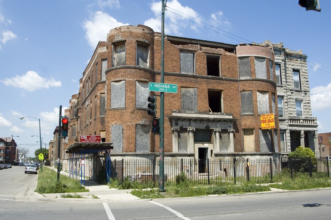 5654 S Indiana Ave in Chicago, IL - Foto de edificio