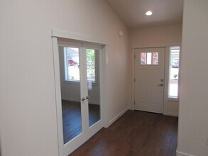 2856 Huettl Ln in Bend, OR - Building Photo - Building Photo