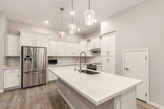 1476 E Shannon St in Gilbert, AZ - Building Photo - Building Photo