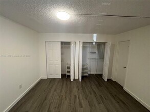 9441 SW 4th St in Miami, FL - Foto de edificio - Building Photo