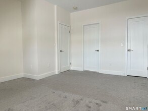 40 Montoya Dr in Branford, CT - Building Photo - Building Photo