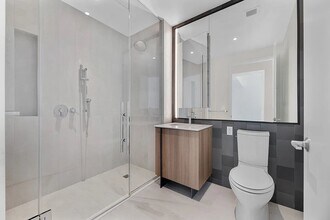 171 Chrystie St, Unit 15C in New York, NY - Foto de edificio - Building Photo