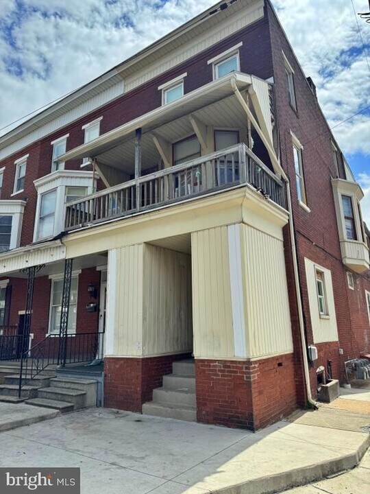 1134 W King St in West York, PA - Building Photo