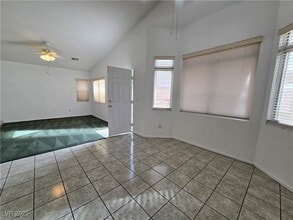 6127 Turtle River Ave in Las Vegas, NV - Building Photo - Building Photo