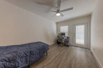 2818 Rio Grande St, Unit 201 in Austin, TX - Foto de edificio - Building Photo