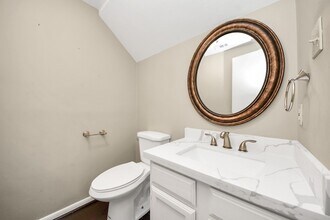 1112 Bering Dr in Houston, TX - Building Photo - Building Photo