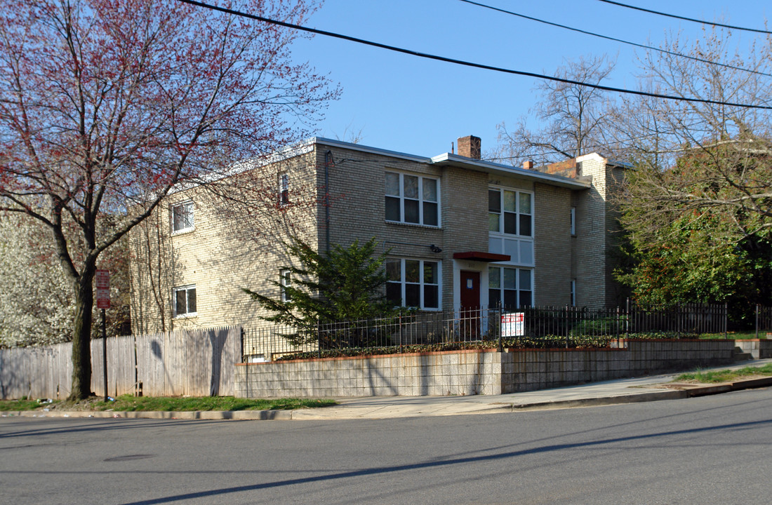 2117 M St NE in Washington, DC - Building Photo