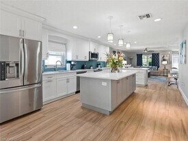 744 110th Ave N in Naples, FL - Building Photo
